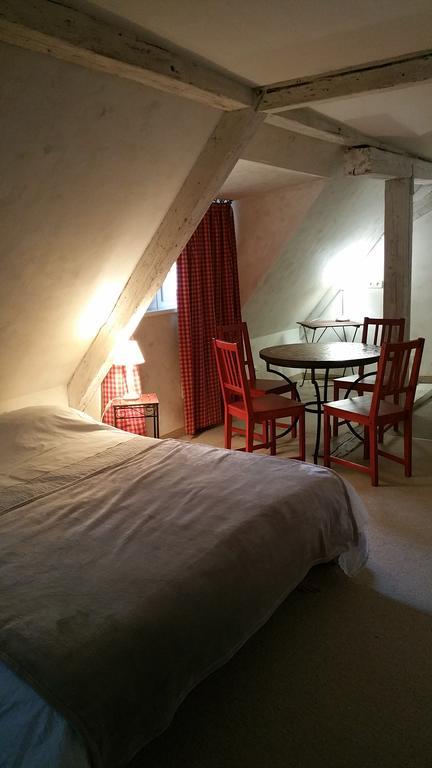Chambres Touristiques La Cour Des Hotes オベルネ エクステリア 写真