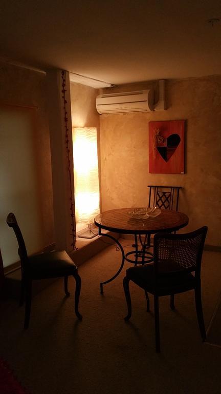 Chambres Touristiques La Cour Des Hotes オベルネ エクステリア 写真