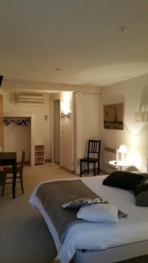 Chambres Touristiques La Cour Des Hotes オベルネ エクステリア 写真