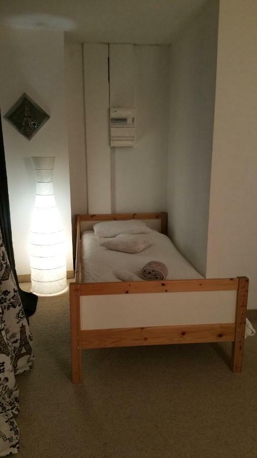 Chambres Touristiques La Cour Des Hotes オベルネ エクステリア 写真